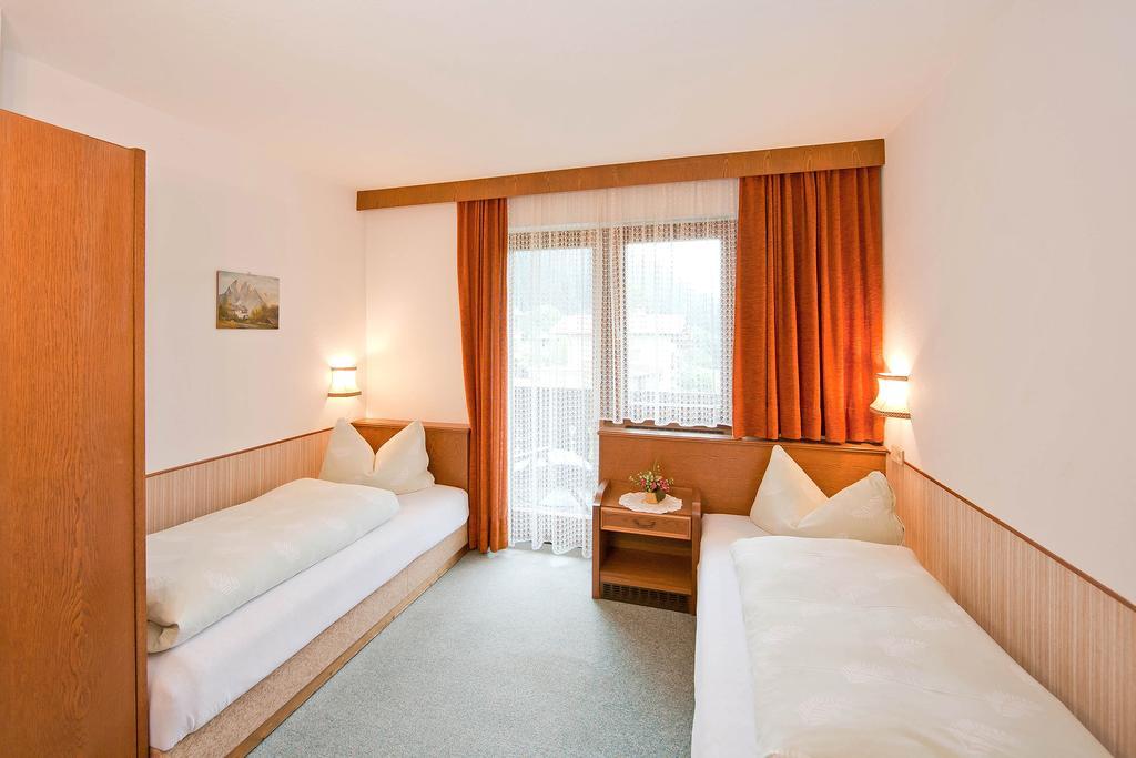Landhaus Maridl Hart im Zillertal Phòng bức ảnh