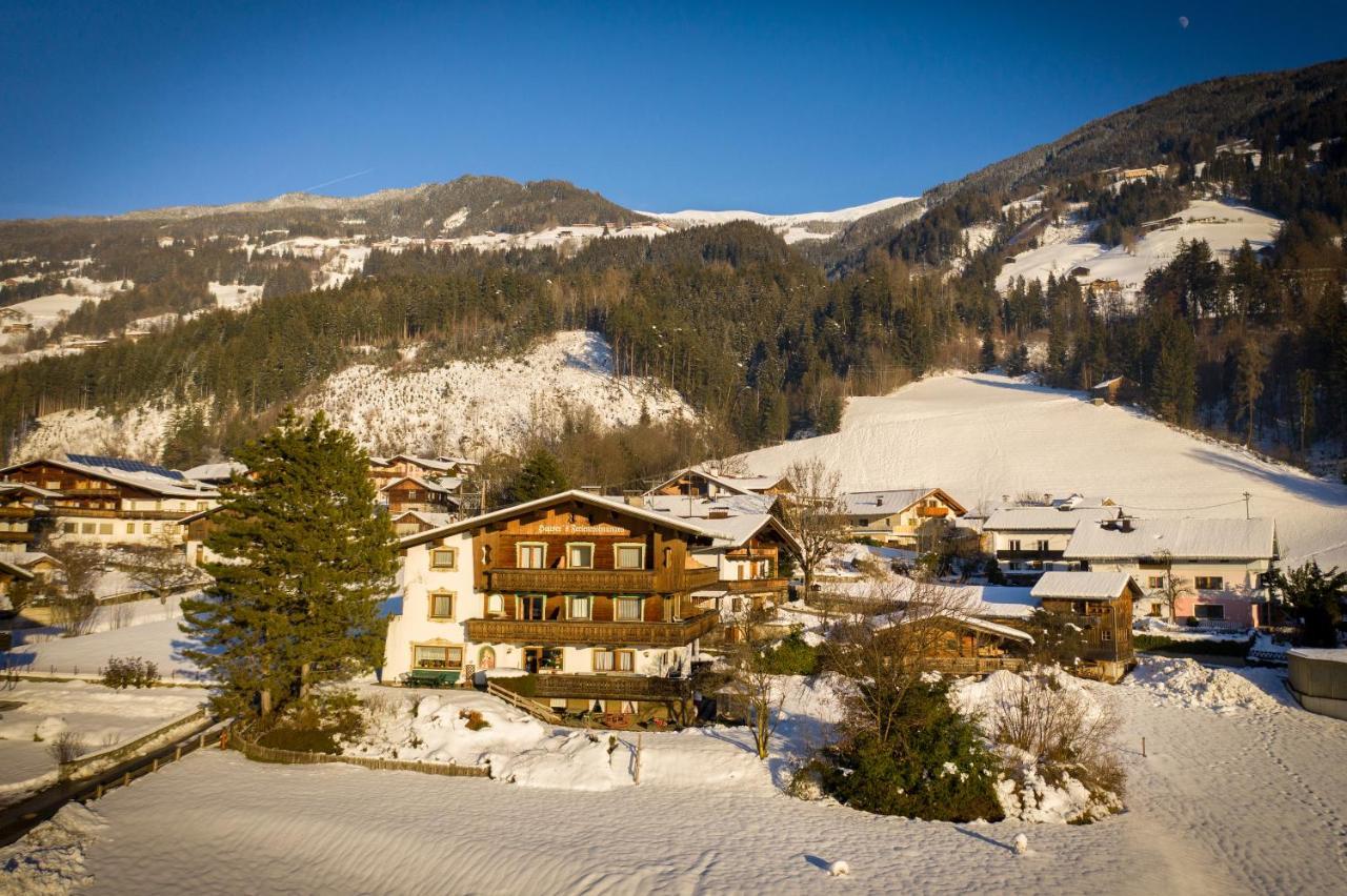 Landhaus Maridl Hart im Zillertal Ngoại thất bức ảnh